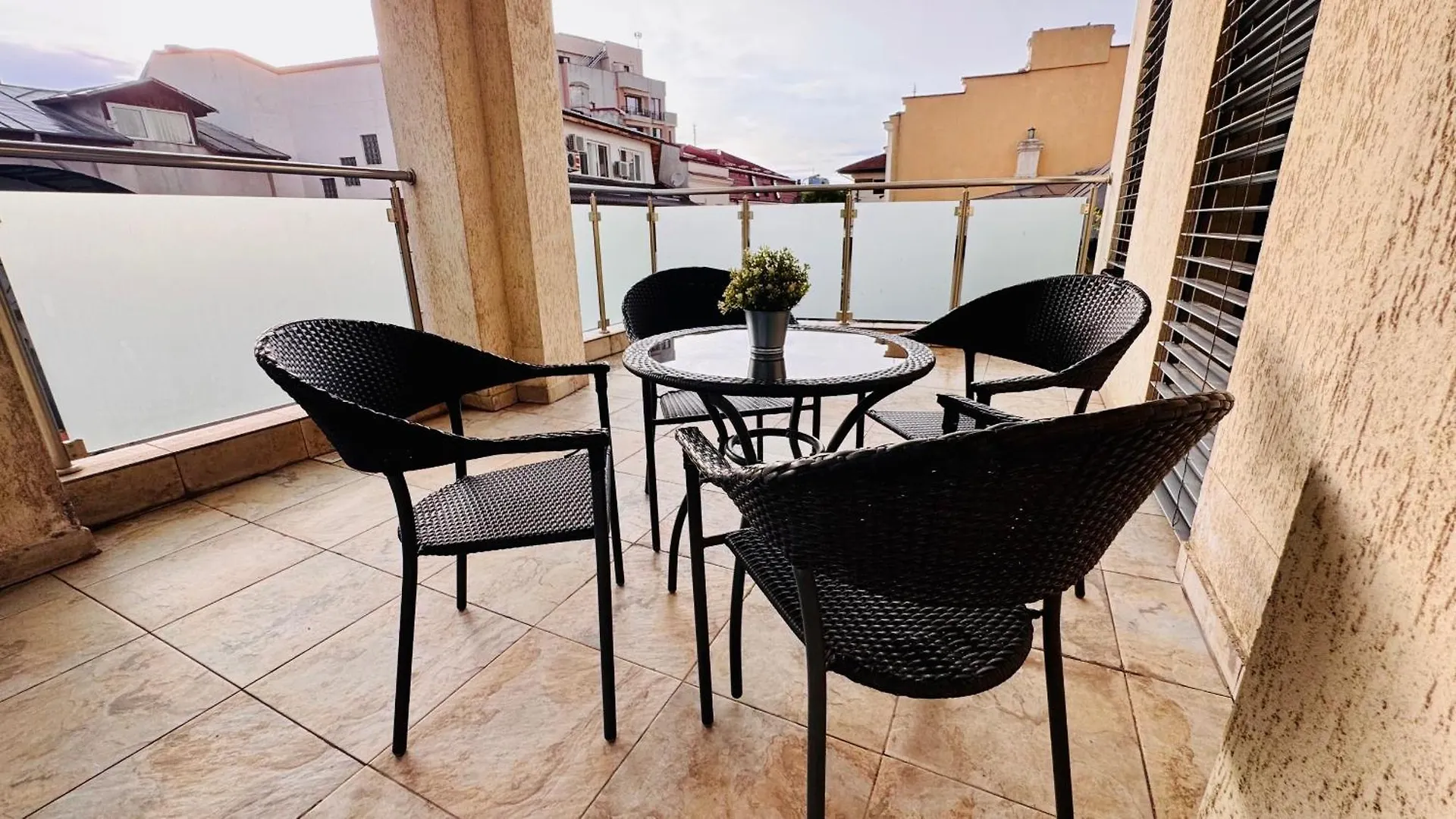 Peaceful Getaway - 1Br Apartment In Bucharest 0*,  Romania